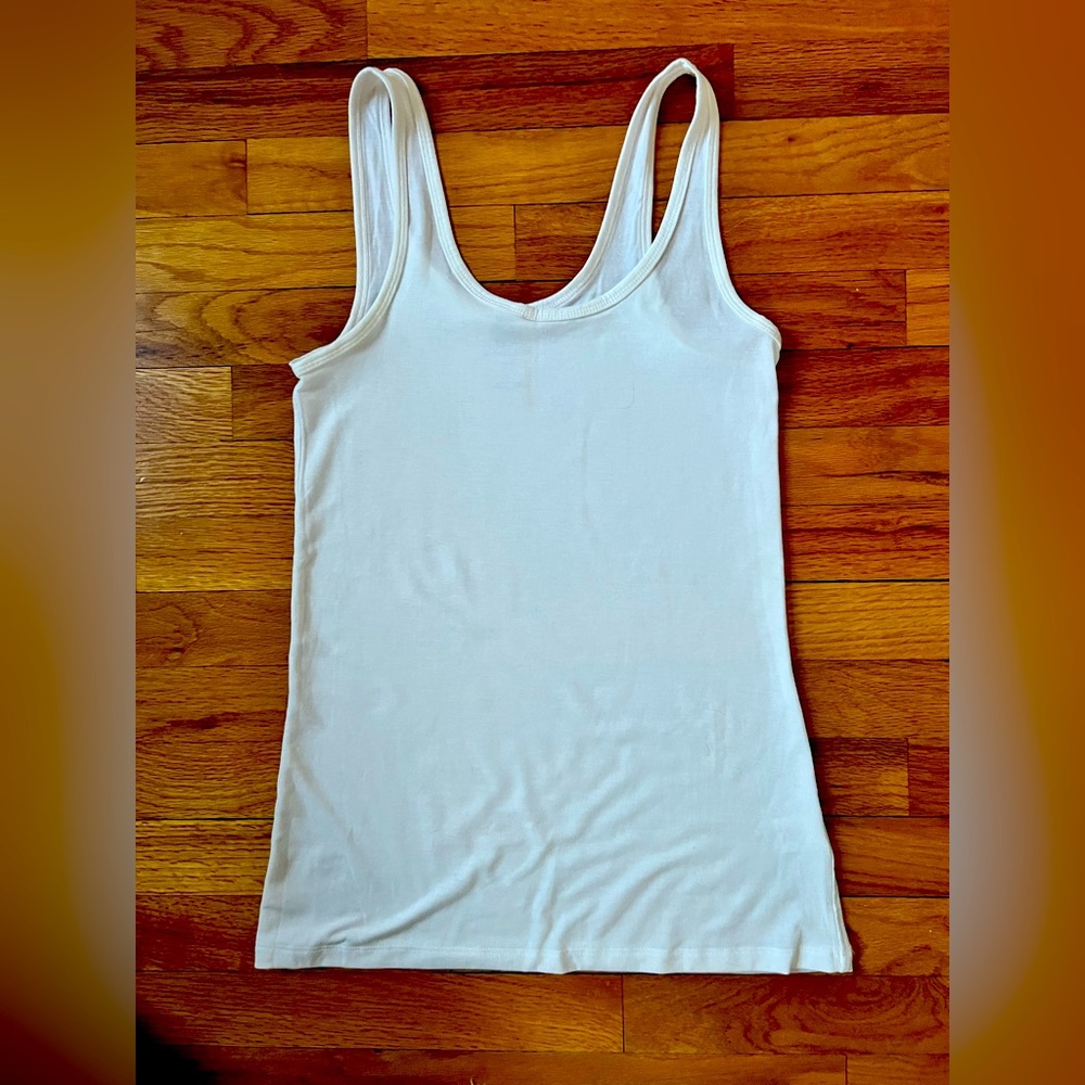 NWOT White comfy tank . Bonus : free canvas reusable bag